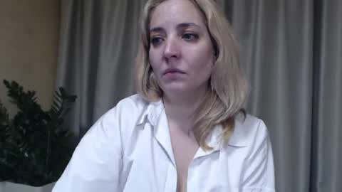 Mari online show from November 23, 7:15 pm