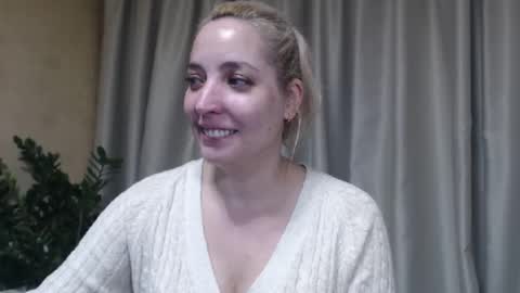 Mari online show from November 16, 7:58 pm