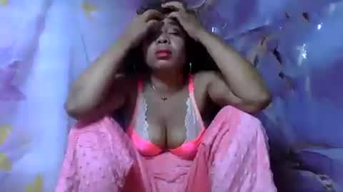olinaa online show from June 12, 7:16 am