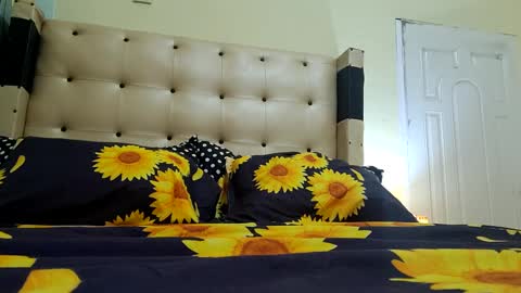 Olivia online show from December 13, 5:43 pm