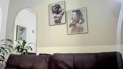 Olivia Collins online show from May 18, 11:27 am