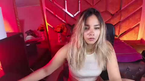  OLIVIA  online show from December 3, 2:25 am