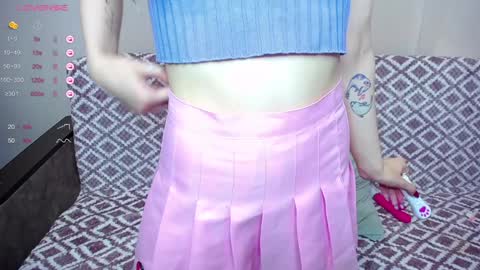 olivia_graceee online show from December 22, 9:33 am