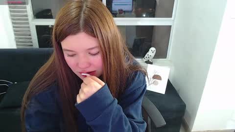 olivia_martine online show from January 16, 5:11 am