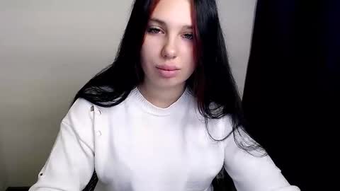 Snapshot of olivia_red_ chatting on October 27, 5:03 am Olivia online show from October 27, 5:03 am