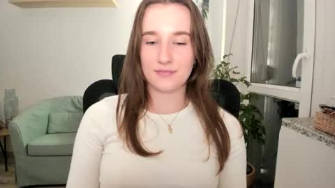 Oliwiaa2004 online show from September 15, 9:00 pm