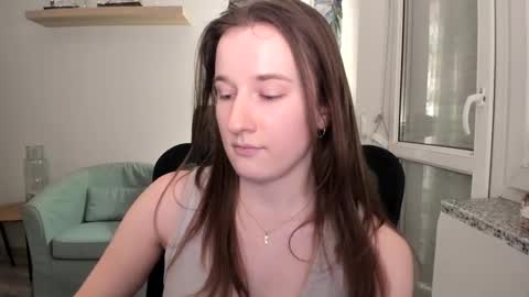 Oliwiaa2004 online show from February 11, 6:33 pm