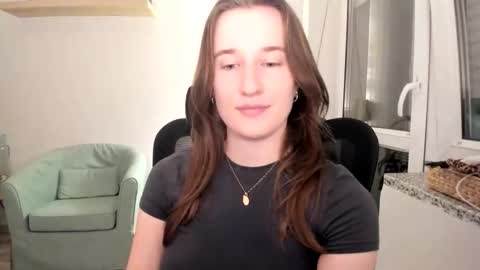 Oliwiaa2004 online show from September 10, 8:53 pm