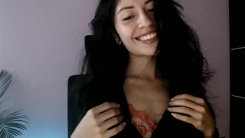oliviaaa__ online show from May 1, 10:13 pm