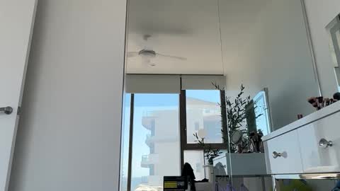 Olivia Brookes online show from October 3, 12:38 am