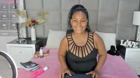 Snapshot of oliviaburningmilf chatting on March 6, 8:48 pm Olivia Burning online show from March 6, 8:48 pm