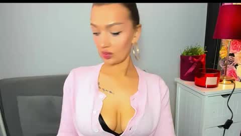 OliviaDirty online show from April 22, 9:17 am