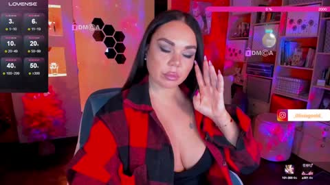 Oliviagoold online show from December 8, 6:17 pm