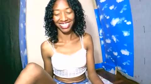 oliviah27 online show from September 30, 7:08 pm