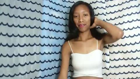 oliviah27 online show from December 14, 9:42 pm