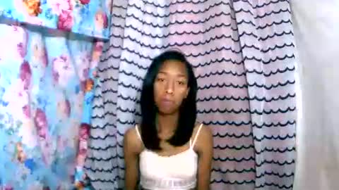 oliviah27 online show from October 18, 7:59 pm