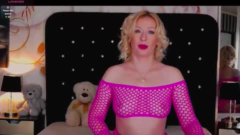 Olivia online show from November 10, 9:43 pm