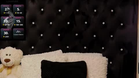 Olivia online show from March 9, 5:11 am