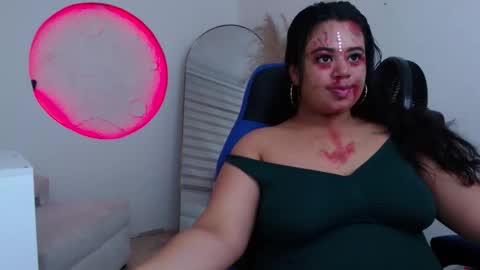 oliviia_cute online show from November 1, 4:49 am