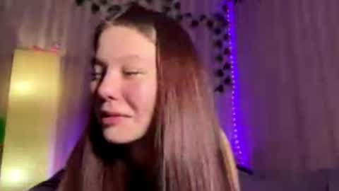 Emma online show from May 5, 12:41 pm