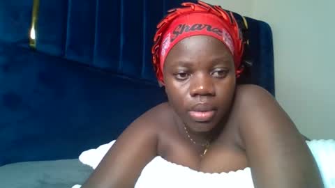 ollleina online show from April 22, 7:11 pm