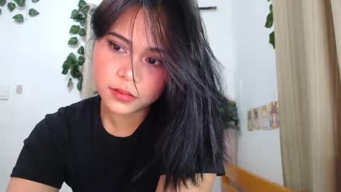 Snapshot of omariaennaid chatting on January 12, 10:12 am Angel online show from January 12, 10:12 am