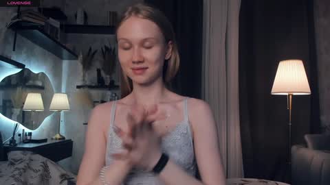 Ana online show from October 8, 8:13 pm