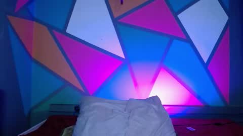 onessandra online show from February 4, 2:14 am