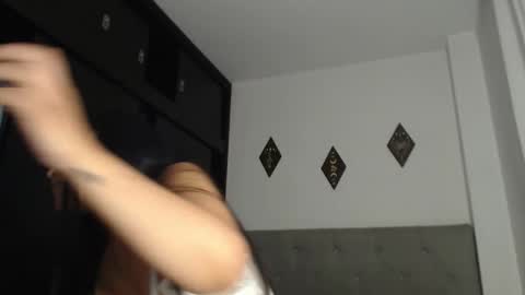 Snapshot of onlyme2406 chatting on October 31, 4:11 pm onlyme2406 online show from October 31, 4:11 pm