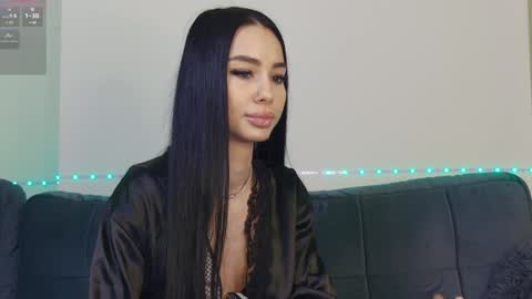 Xandra online show from January 7, 8:45 am