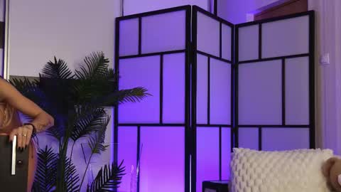 Xandra online show from February 3, 6:40 am