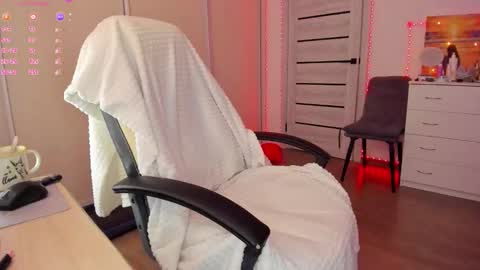 Ophelia online show from February 17, 8:57 am