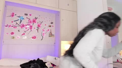 oshun_444 online show from April 9, 12:10 pm