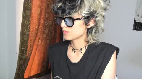 Otto 3 online show from December 14, 8:29 pm