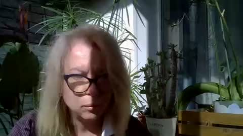 owl35 online show from April 23, 6:43 am