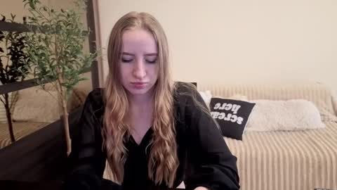 Oxy Foxie online show from March 1, 2:28 pm