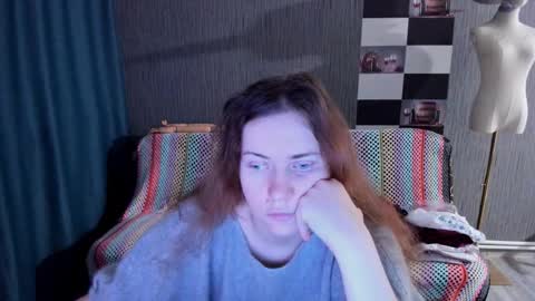 Ella online show from December 21, 1:04 pm