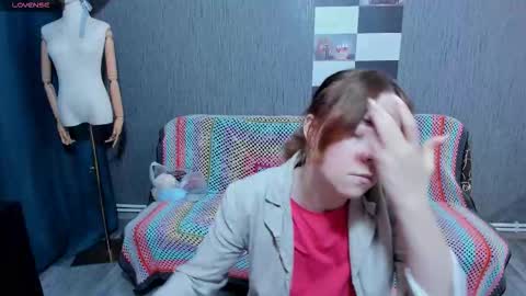 Ella online show from October 10, 1:05 pm