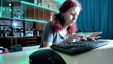 Ella online show from March 6, 7:47 am