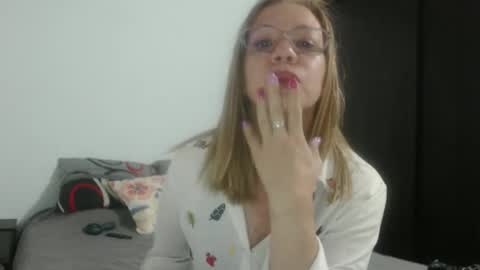 paloma online show from April 10, 10:49 pm