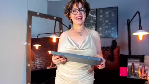 pamela_mature41 online show from February 12, 2:46 am