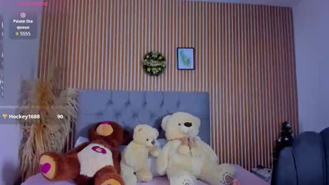 paola online show from December 22, 3:31 am