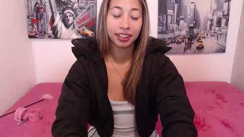 Paola online show from December 4, 12:51 pm