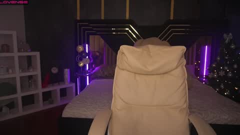 Snapshot of paolamola chatting on December 28, 8:48 am Lia online show from December 28, 8:48 am