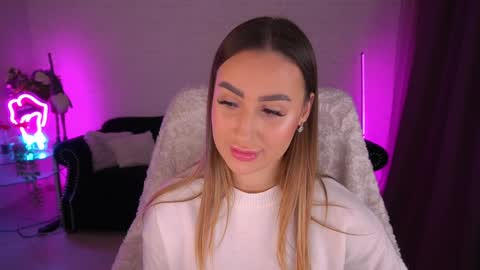 Snapshot of paolamola chatting on December 22, 1:55 pm Lia online show from December 22, 1:55 pm