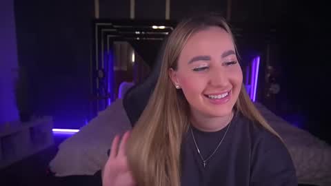 Snapshot of paolamola chatting on March 11, 3:45 pm Lia online show from March 11, 3:45 pm