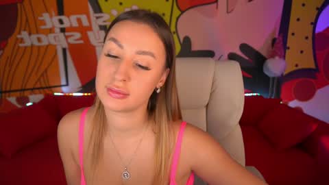 Snapshot of paolamola chatting on December 10, 8:08 am Lia online show from December 10, 8:08 am