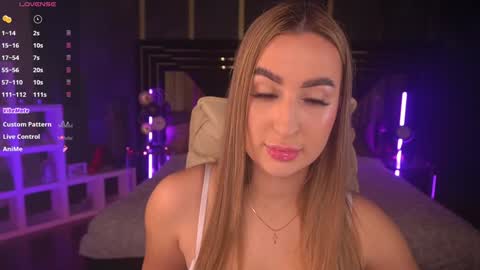 Snapshot of paolamola chatting on January 26, 8:46 am Lia online show from January 26, 8:46 am