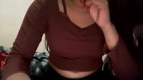 parneetu_642 online show from February 9, 12:40 pm