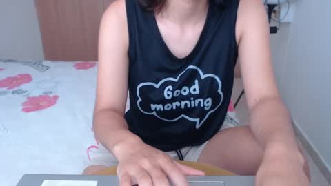 Snapshot of pau_heart chatting on March 1, 9:48 pm Paulina        online show from March 1, 9:48 pm